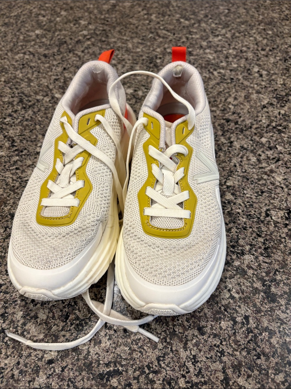 vionic women’s sneakers